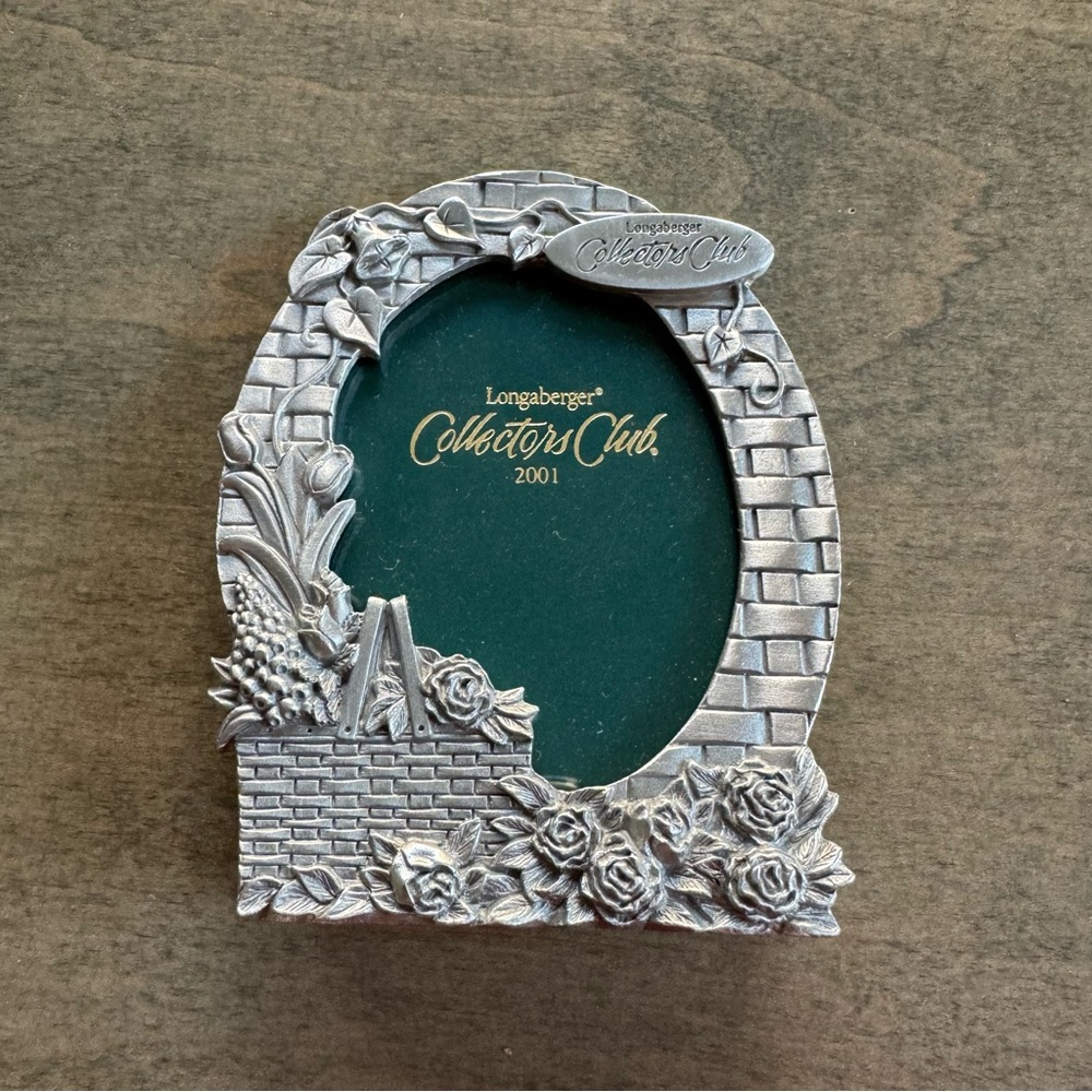 Longaberger 2001 Collectors Club Silver Metal Oval Frame